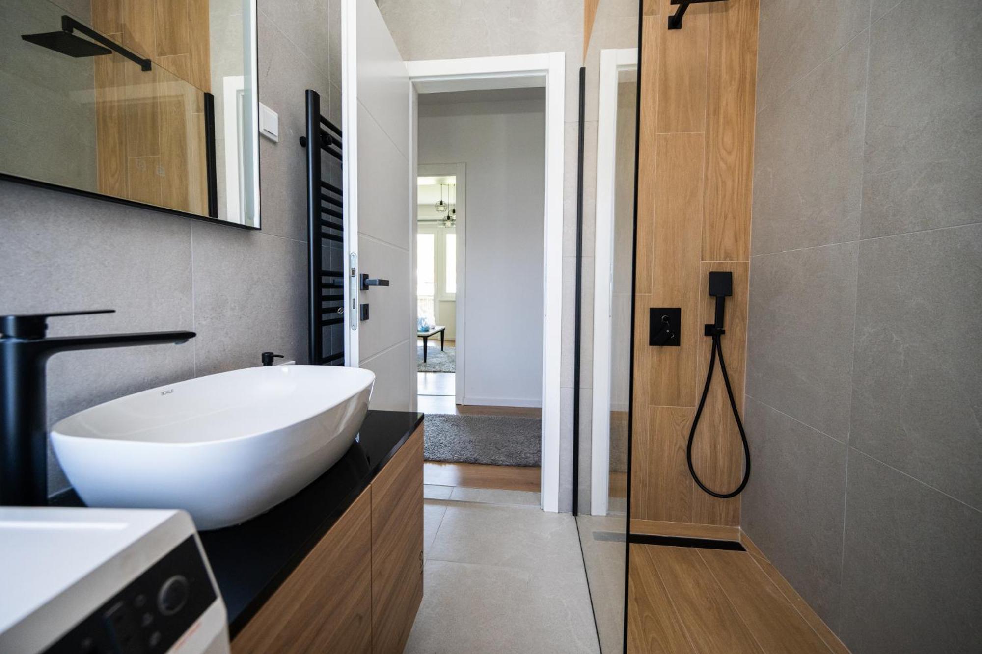 Bright 2Bdr Apartment With Balcony - Free Parking Sarajevo Ngoại thất bức ảnh