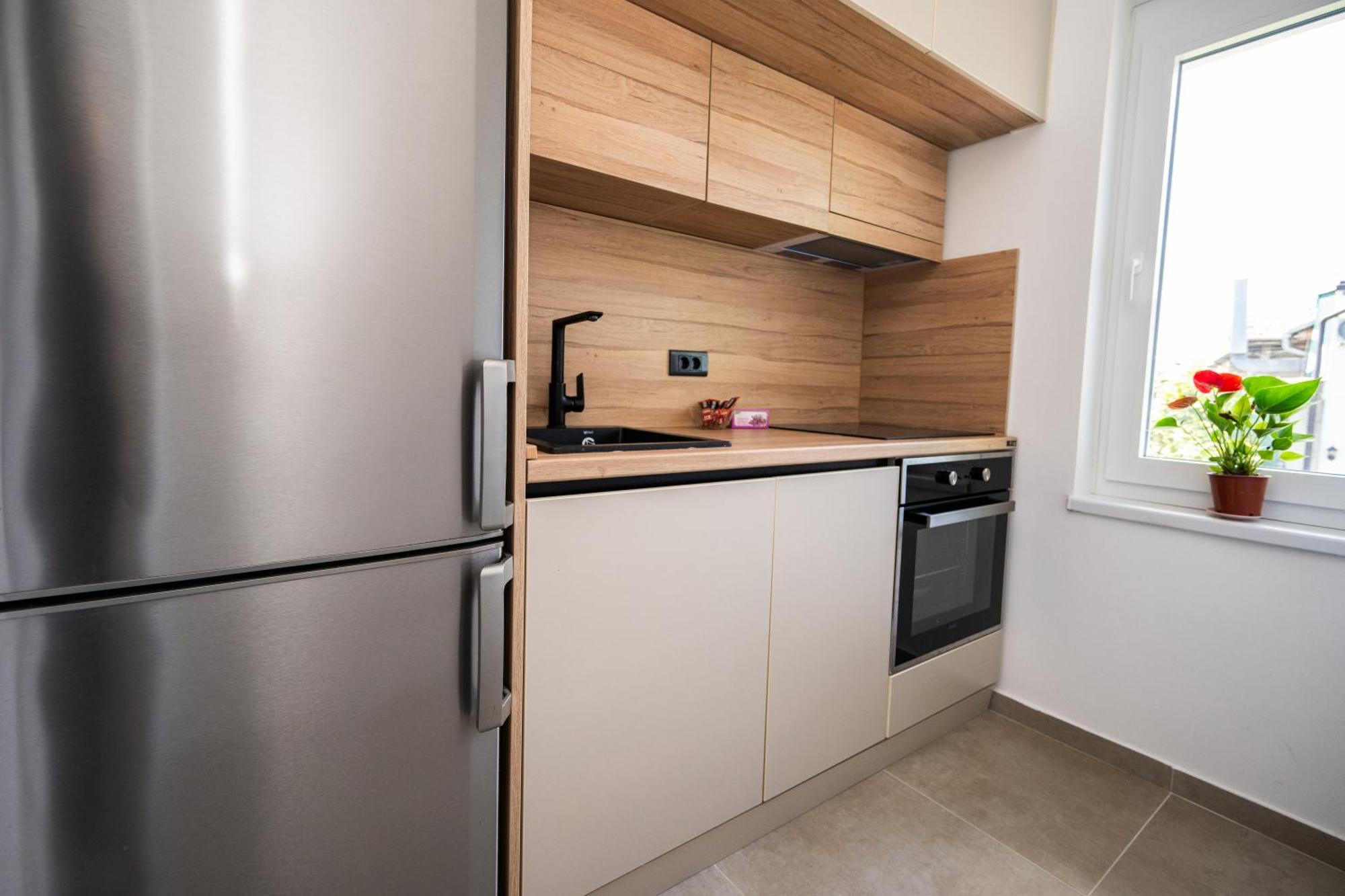 Bright 2Bdr Apartment With Balcony - Free Parking Sarajevo Ngoại thất bức ảnh