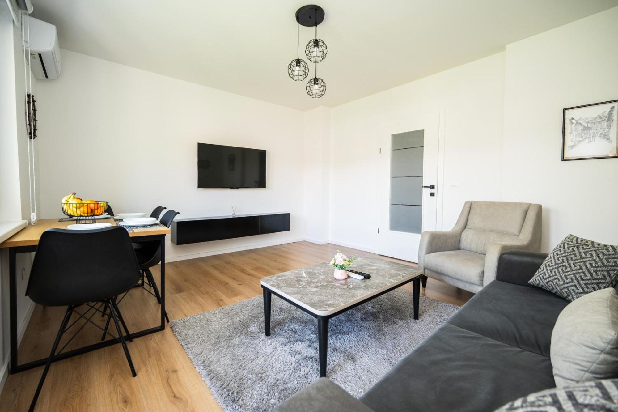 Bright 2Bdr Apartment With Balcony - Free Parking Sarajevo Ngoại thất bức ảnh