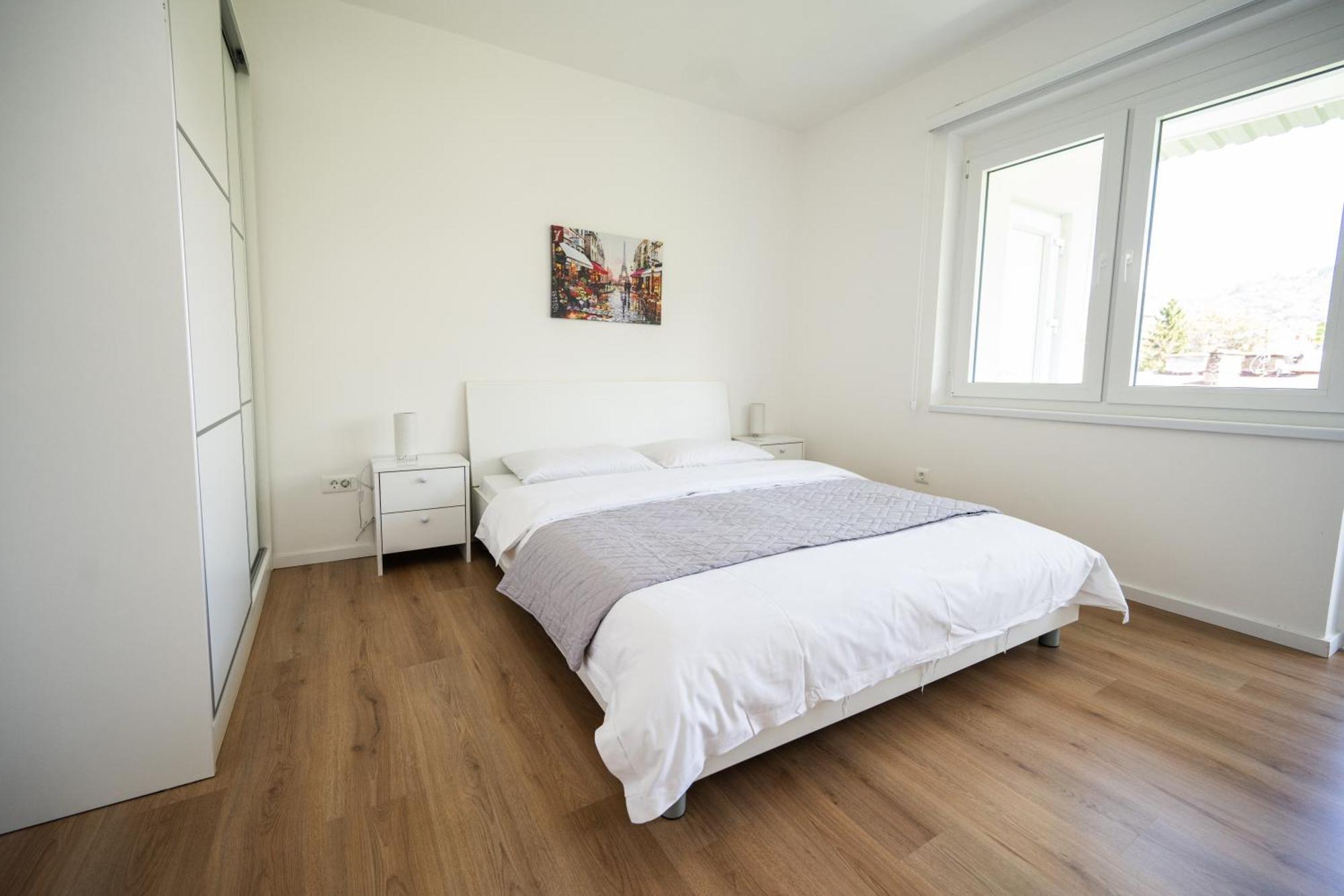 Bright 2Bdr Apartment With Balcony - Free Parking Sarajevo Ngoại thất bức ảnh