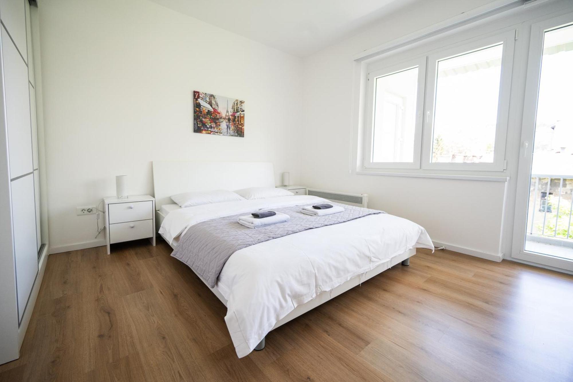 Bright 2Bdr Apartment With Balcony - Free Parking Sarajevo Ngoại thất bức ảnh