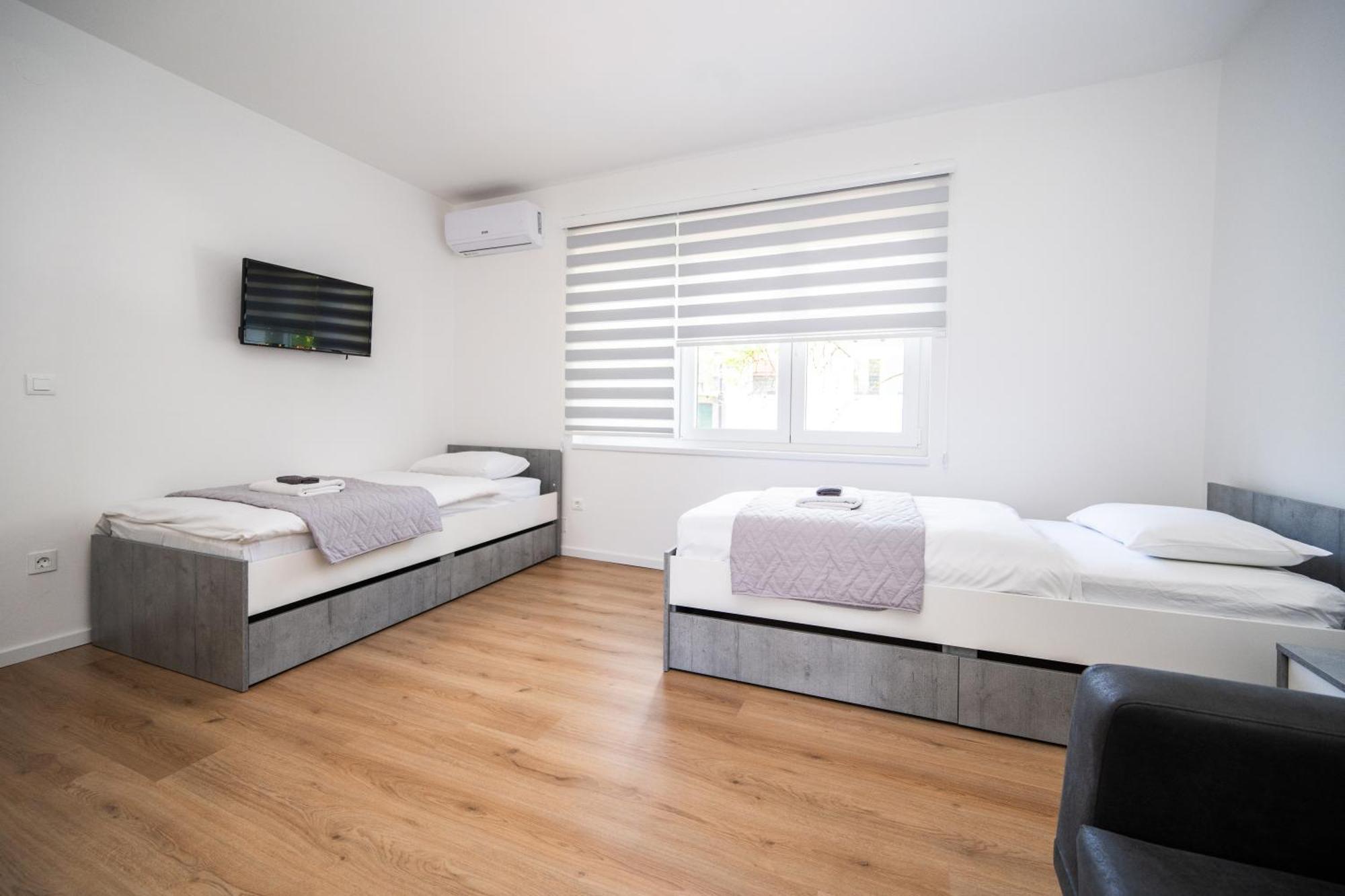 Bright 2Bdr Apartment With Balcony - Free Parking Sarajevo Ngoại thất bức ảnh