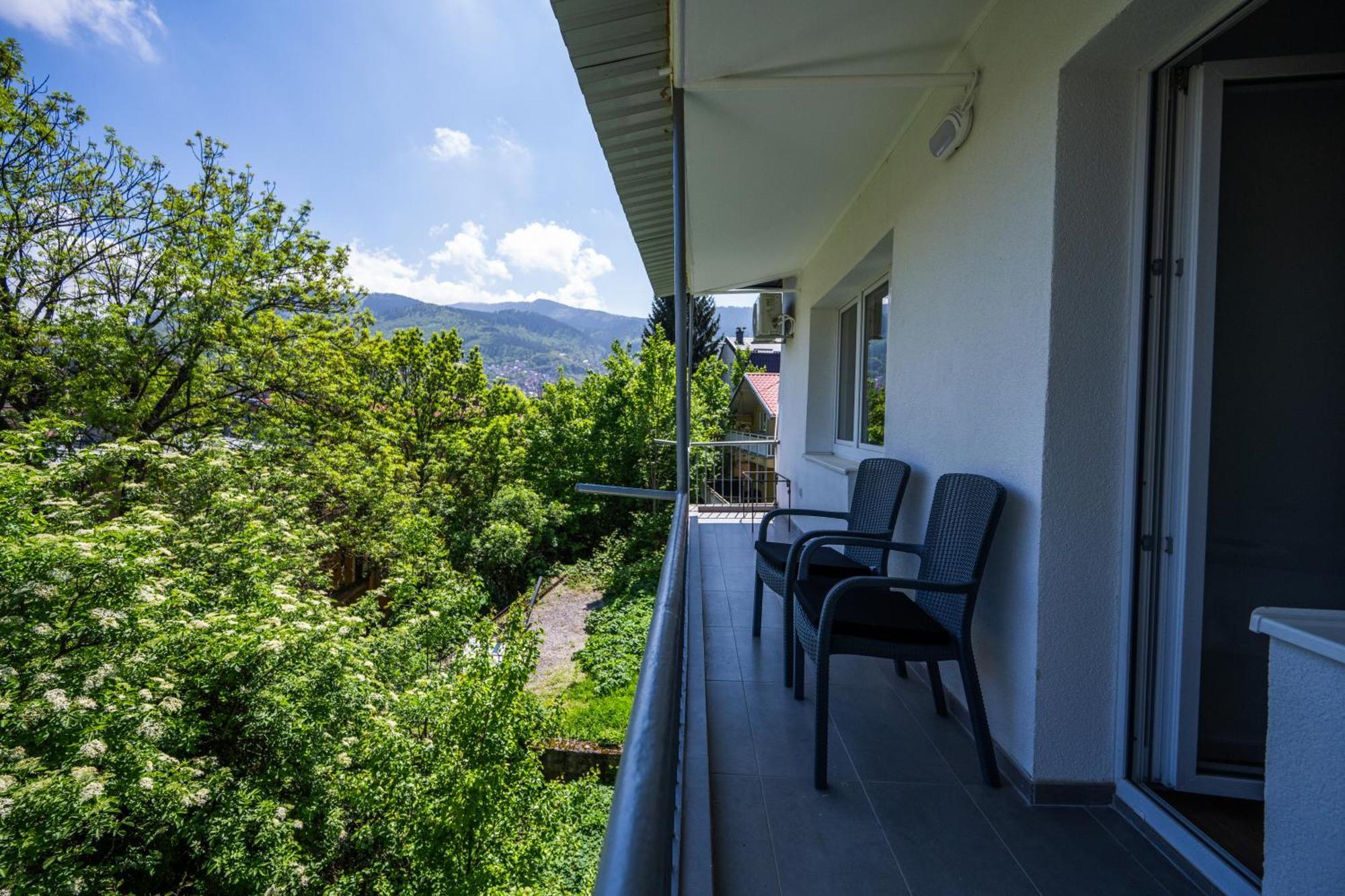 Bright 2Bdr Apartment With Balcony - Free Parking Sarajevo Ngoại thất bức ảnh