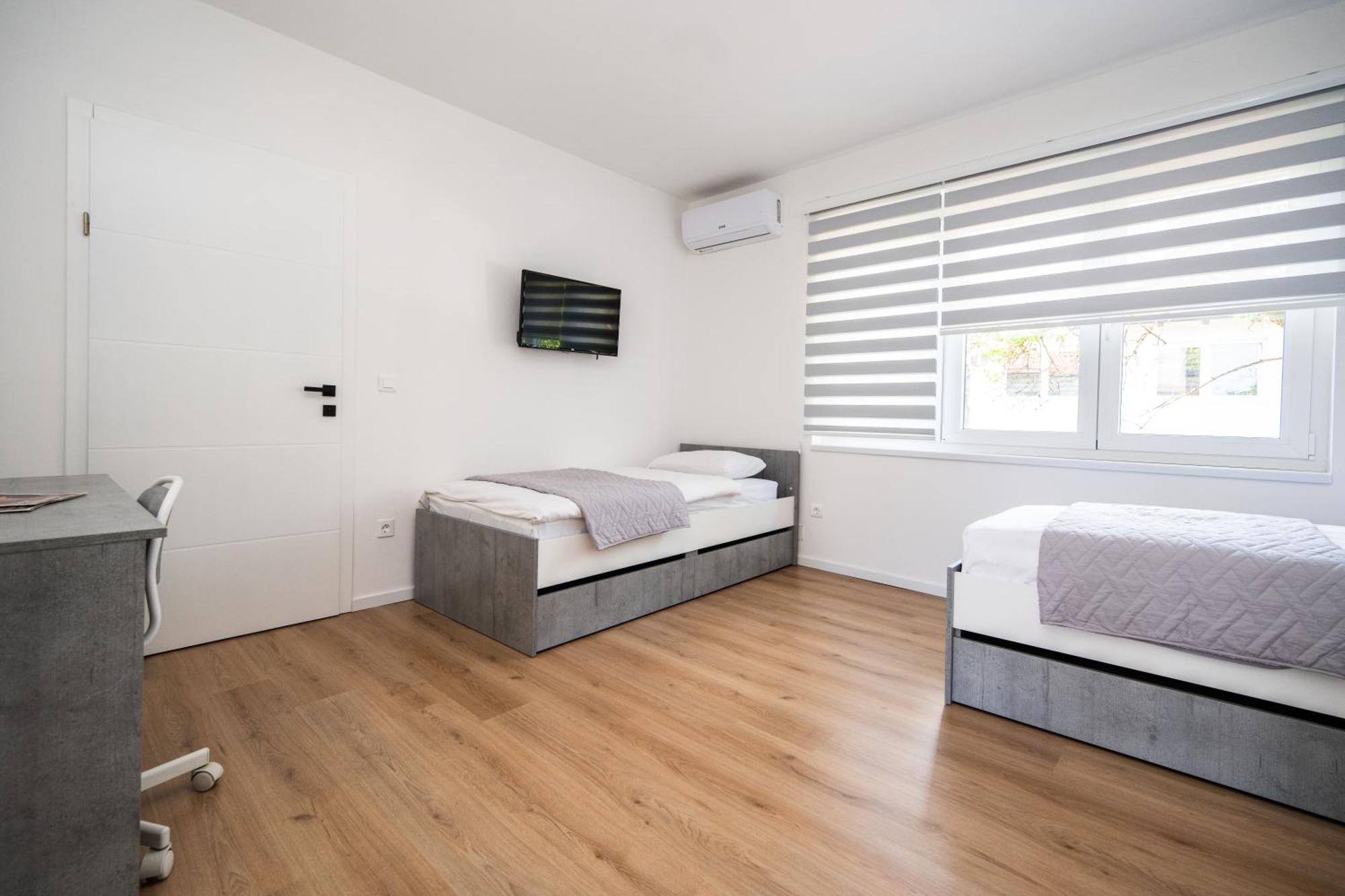 Bright 2Bdr Apartment With Balcony - Free Parking Sarajevo Ngoại thất bức ảnh
