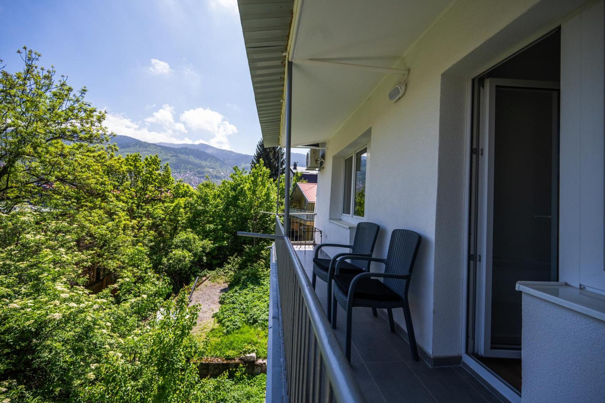 Bright 2Bdr Apartment With Balcony - Free Parking Sarajevo Ngoại thất bức ảnh